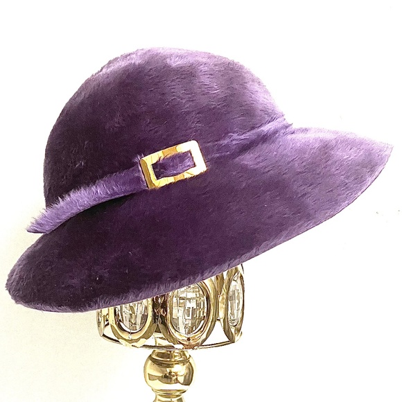 Saks Fifth Avenue Accessories - “Thoroughly modern Millie” Plum fur felt fedora hat.
